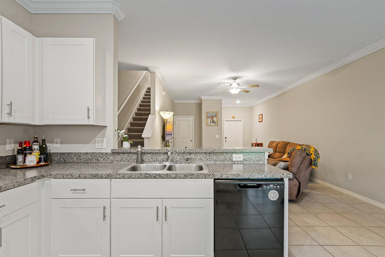 WILLOW SQUARE TWNHMS - Residential