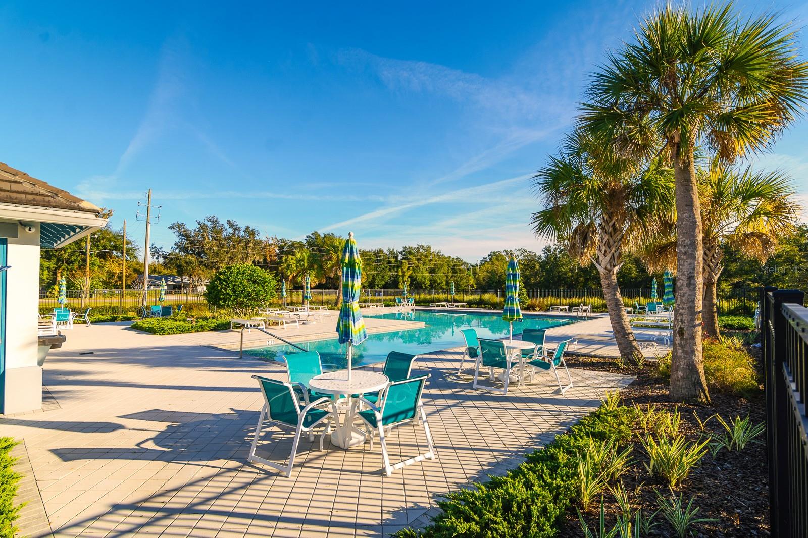 WILLOW SQUARE TWNHMS - Residential