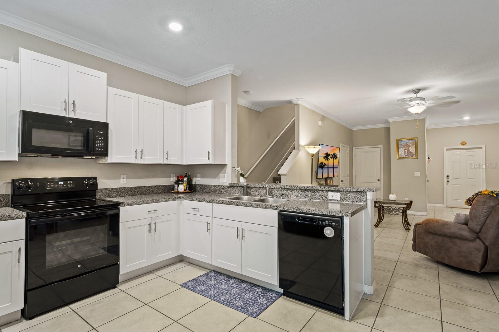 WILLOW SQUARE TWNHMS - Residential