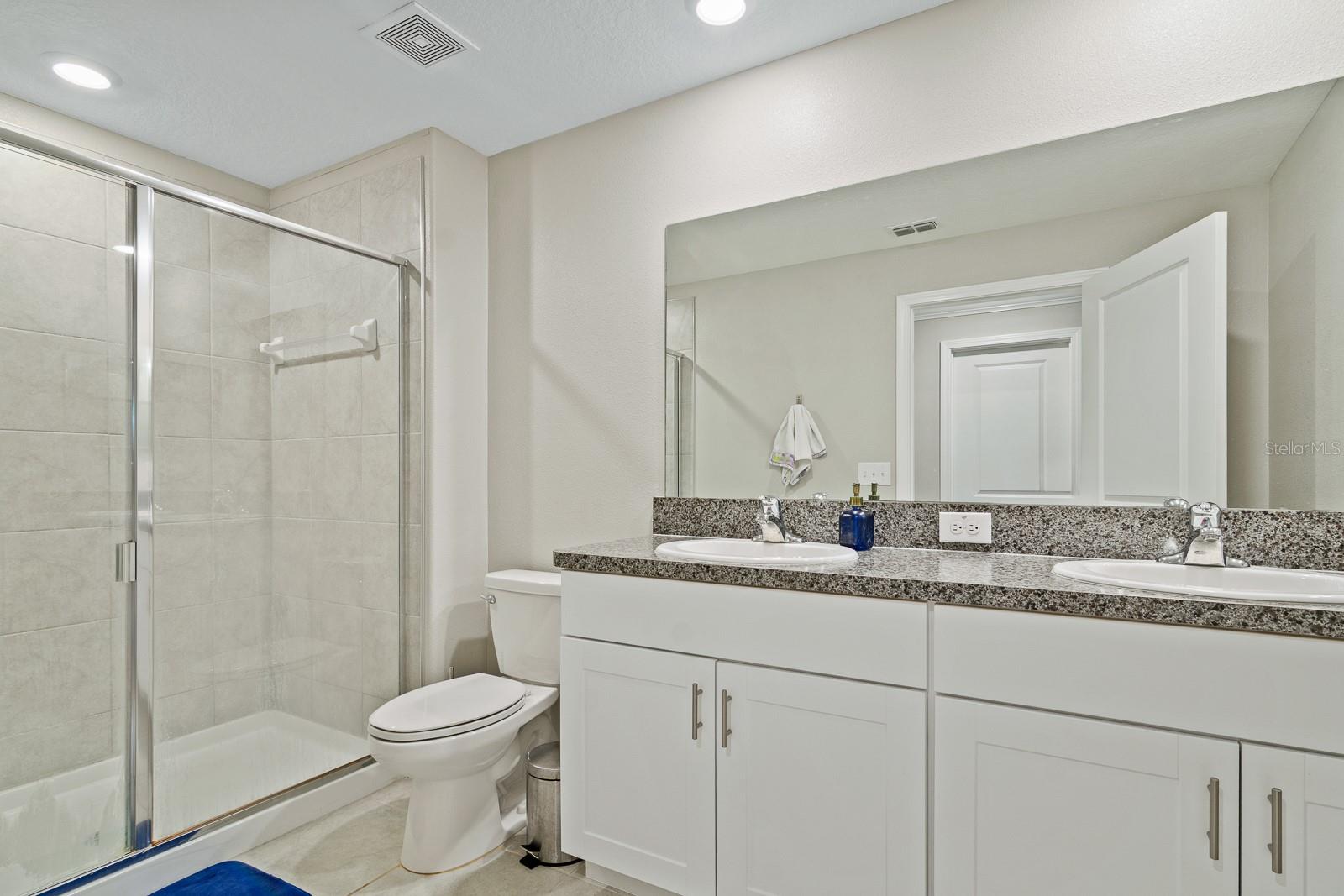 WILLOW SQUARE TWNHMS - Residential