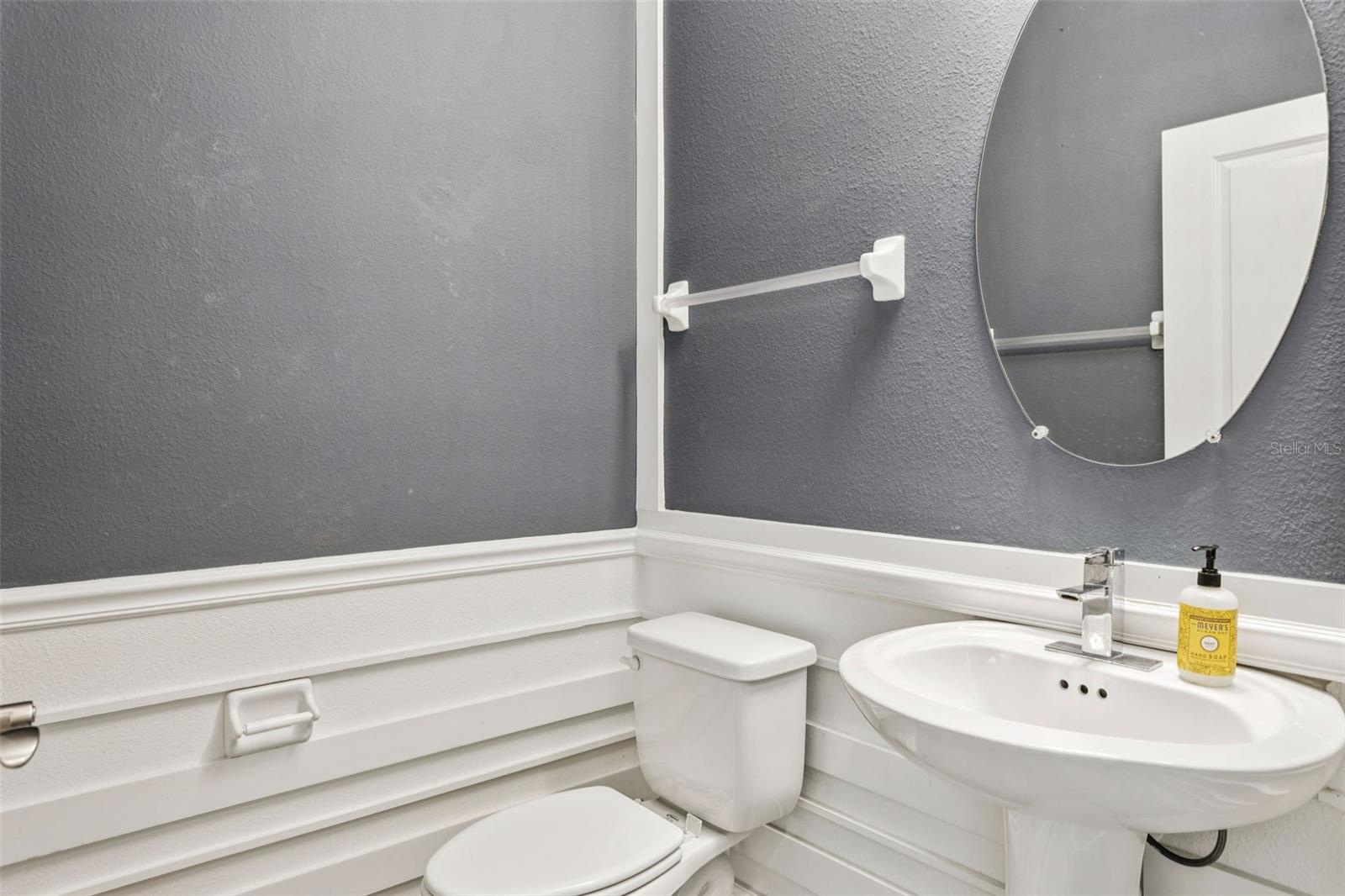 WEST LAKE TWNHMS PH 1 - Residential Lease