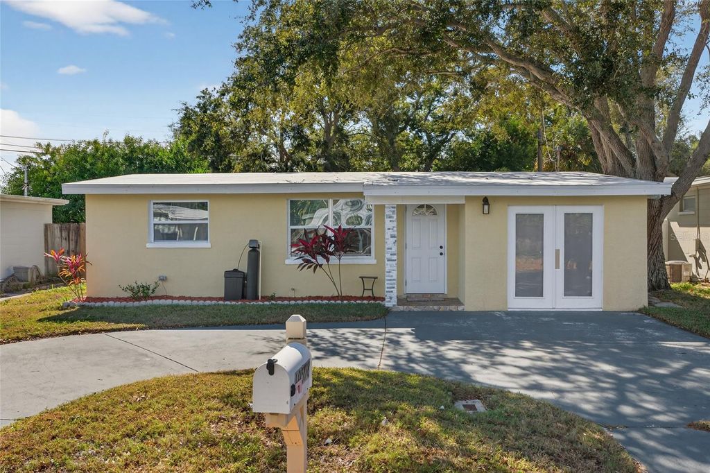 Photo of 10578 117th Drive, Largo, FL 33773 (MLS # TB8468193)