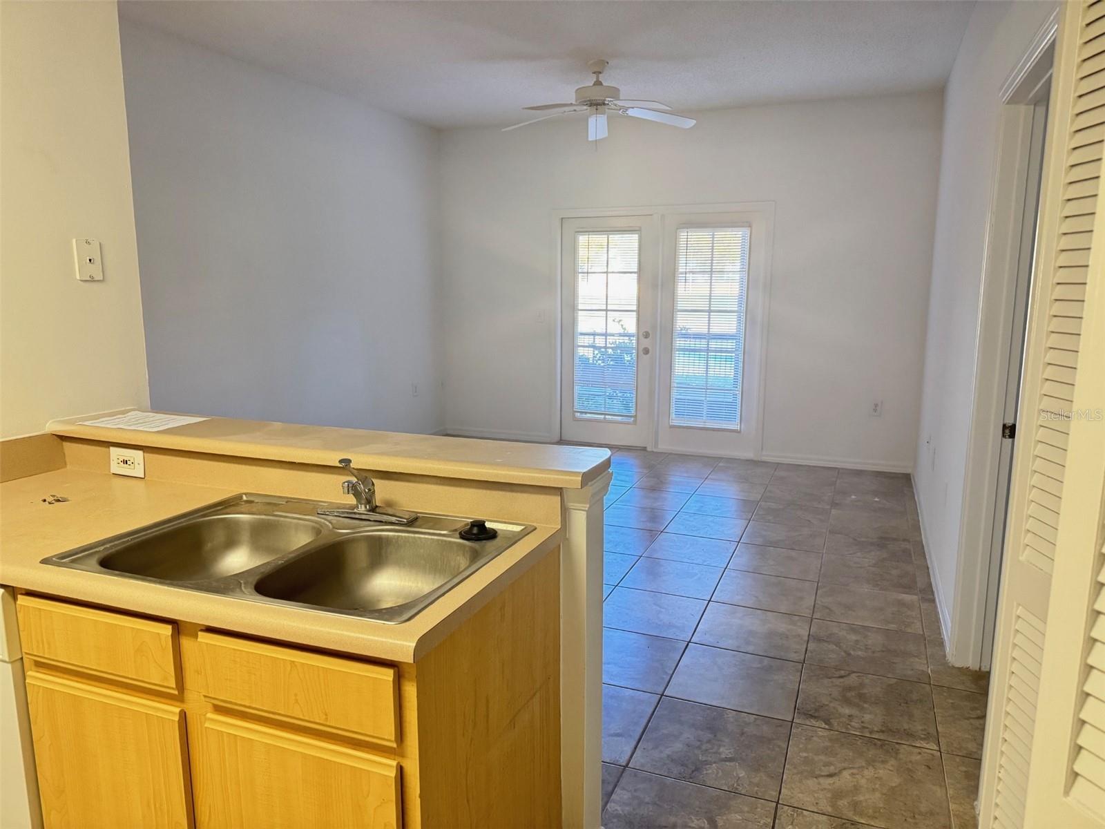 PALMS VILLA RESIDENCES - Residential Lease