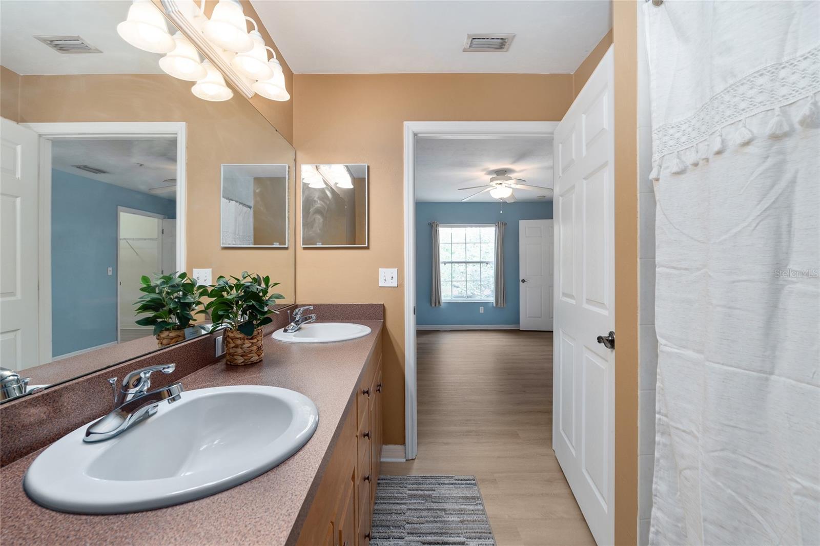 ALLENS PARK CONDO - Residential