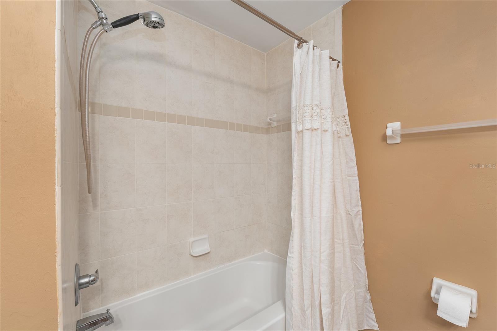 ALLENS PARK CONDO - Residential