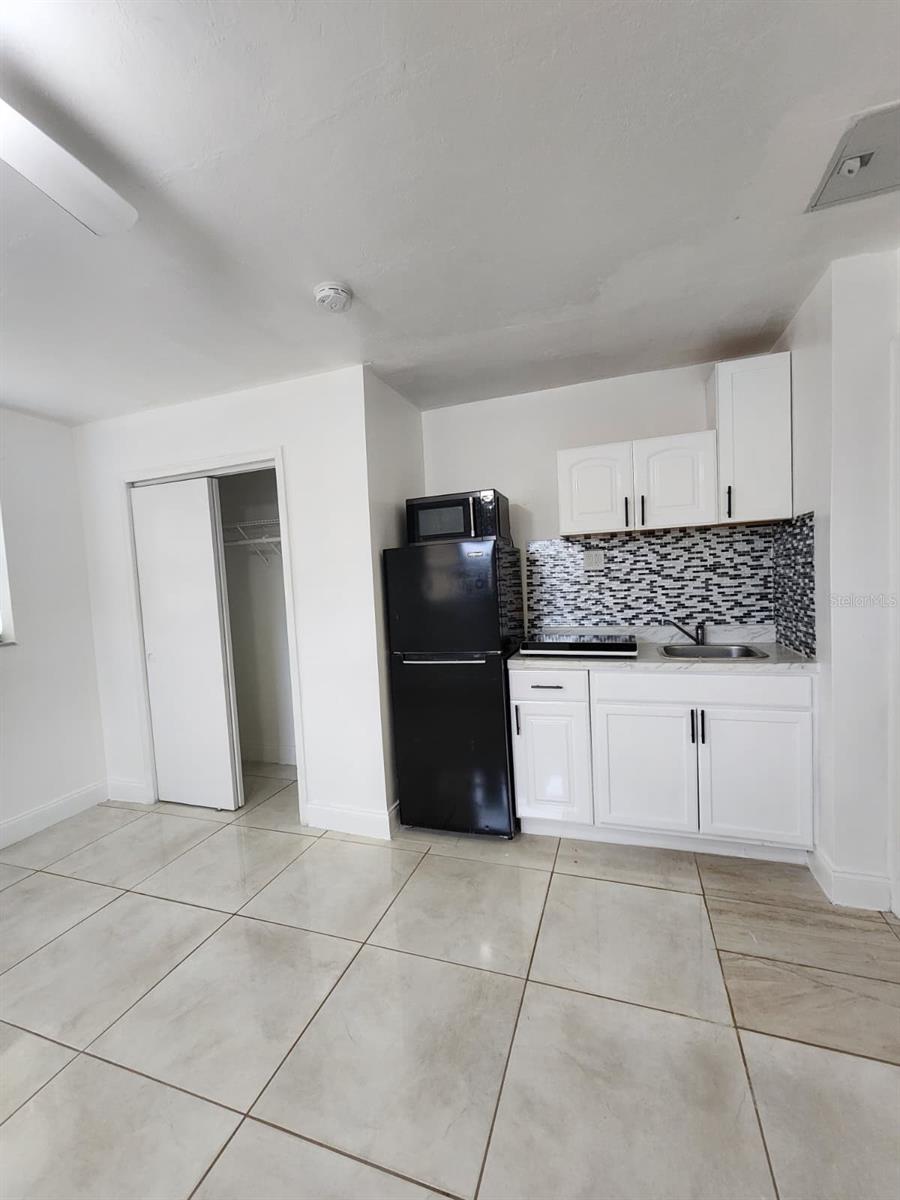 MELROSE PARK SEC 7 39-35 B - Residential Lease