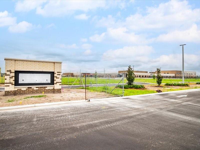 STAR FARMS AT LAKEWOOD RANCH - Residential