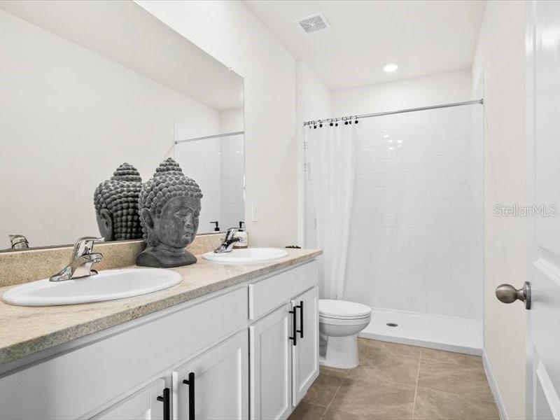STAR FARMS AT LAKEWOOD RANCH - Residential
