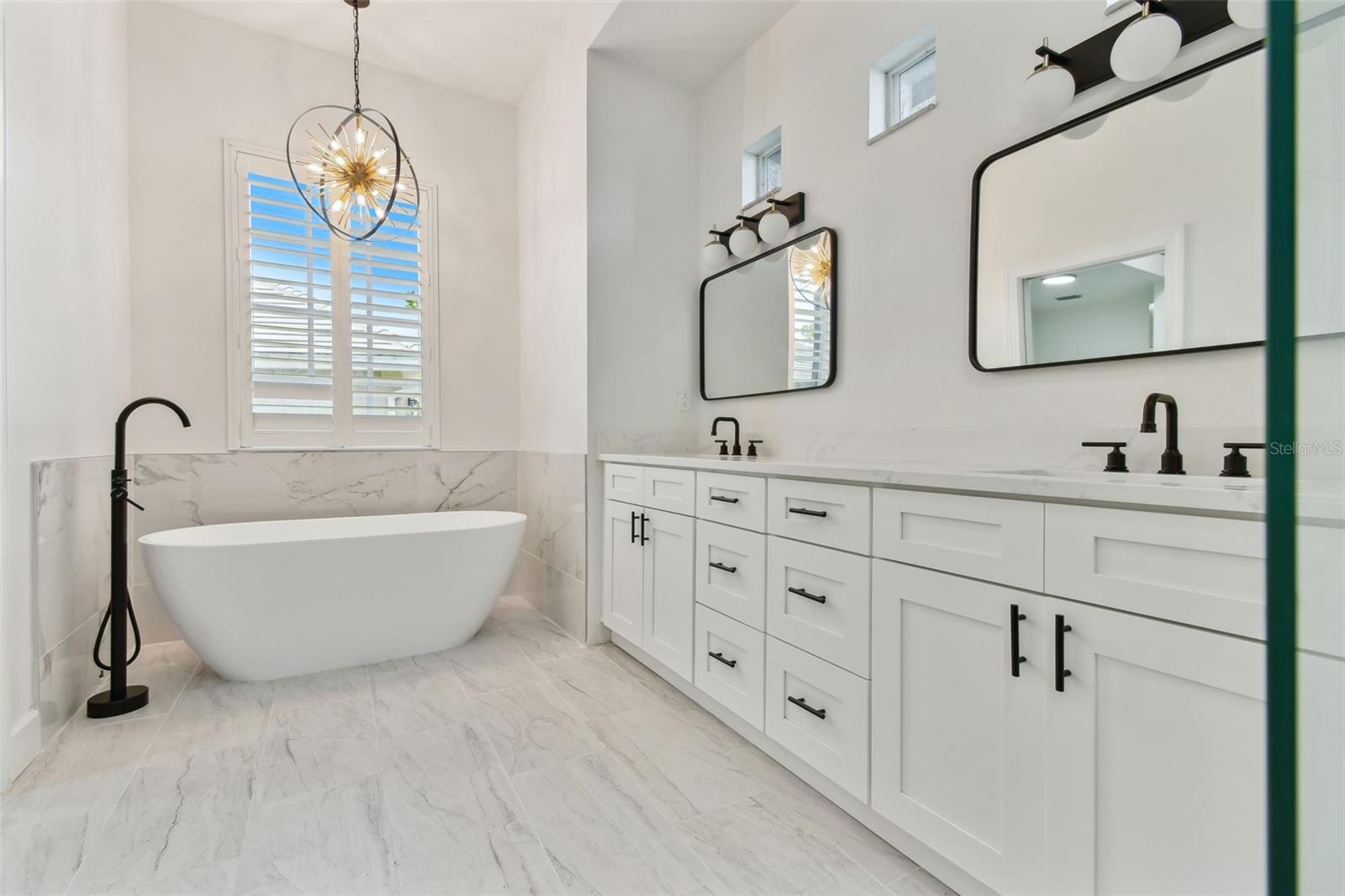 FAIRWAY LAKES AT RIVERWOOD - Residential Lease