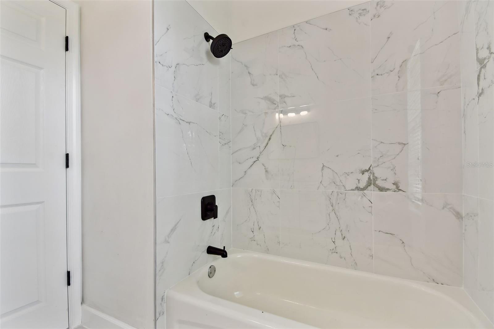 FAIRWAY LAKES AT RIVERWOOD - Residential Lease