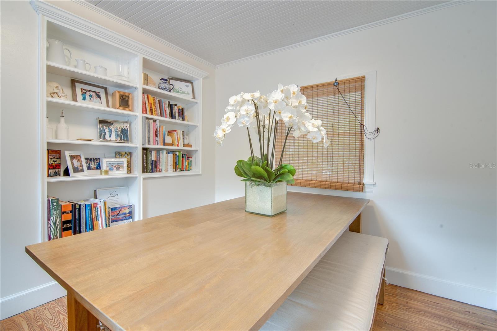 LONGS SUB IN DOIG & ROBERTSON B2 R1 - Residential Lease