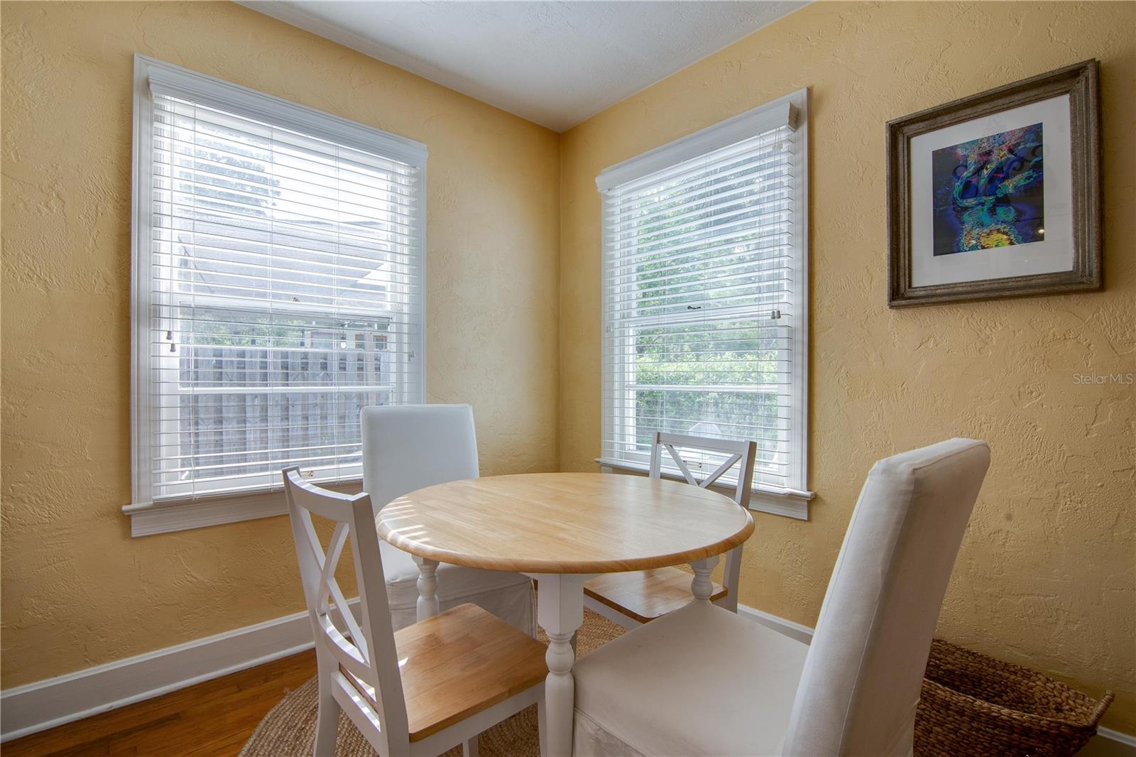 LONGS SUB IN DOIG & ROBERTSON B2 R1 - Residential Lease