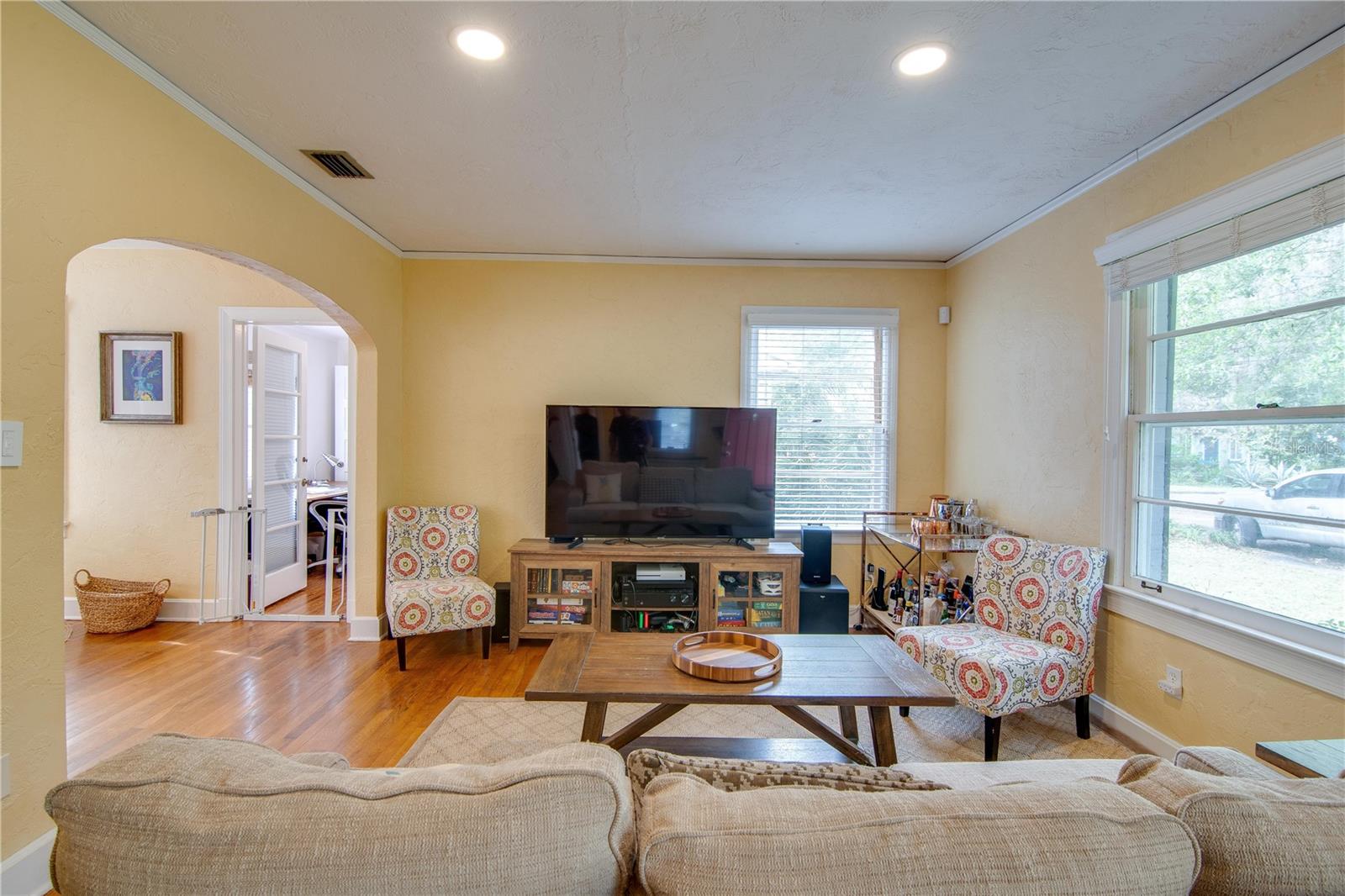 LONGS SUB IN DOIG & ROBERTSON B2 R1 - Residential Lease