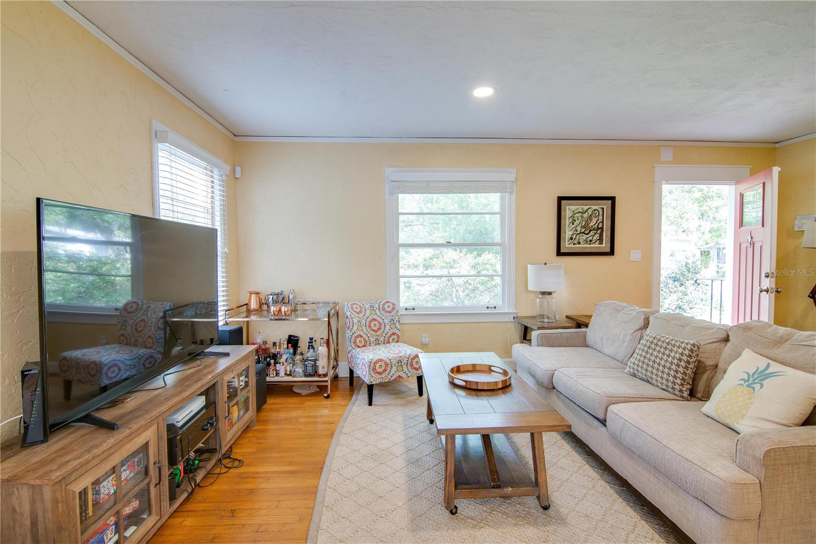 LONGS SUB IN DOIG & ROBERTSON B2 R1 - Residential Lease