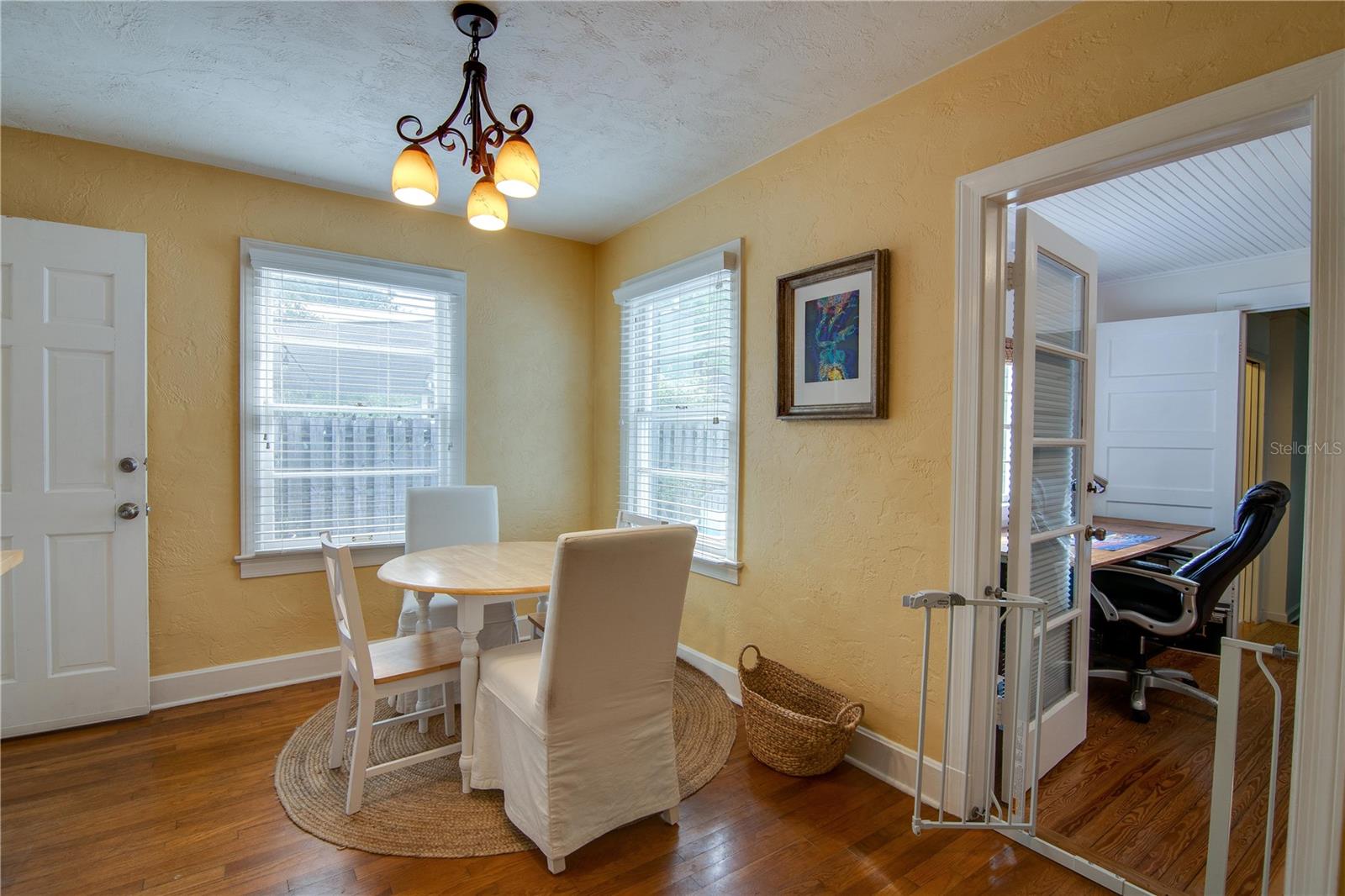 LONGS SUB IN DOIG & ROBERTSON B2 R1 - Residential Lease