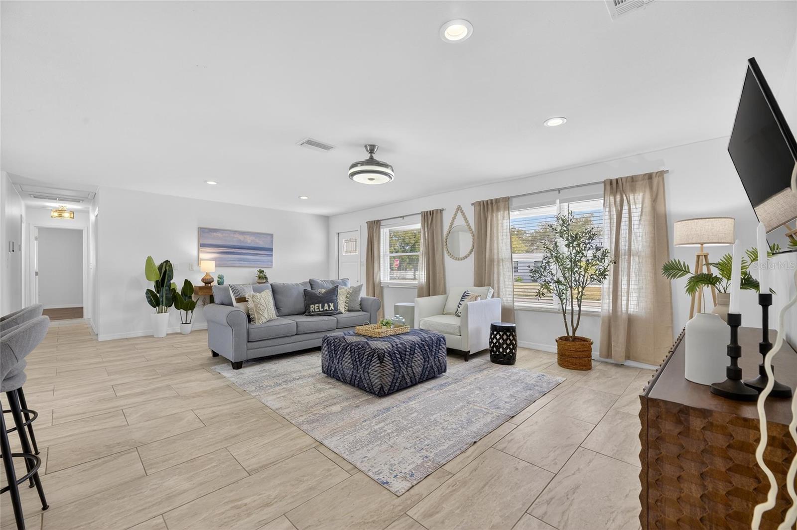 8050 CAROLYN STREET NE