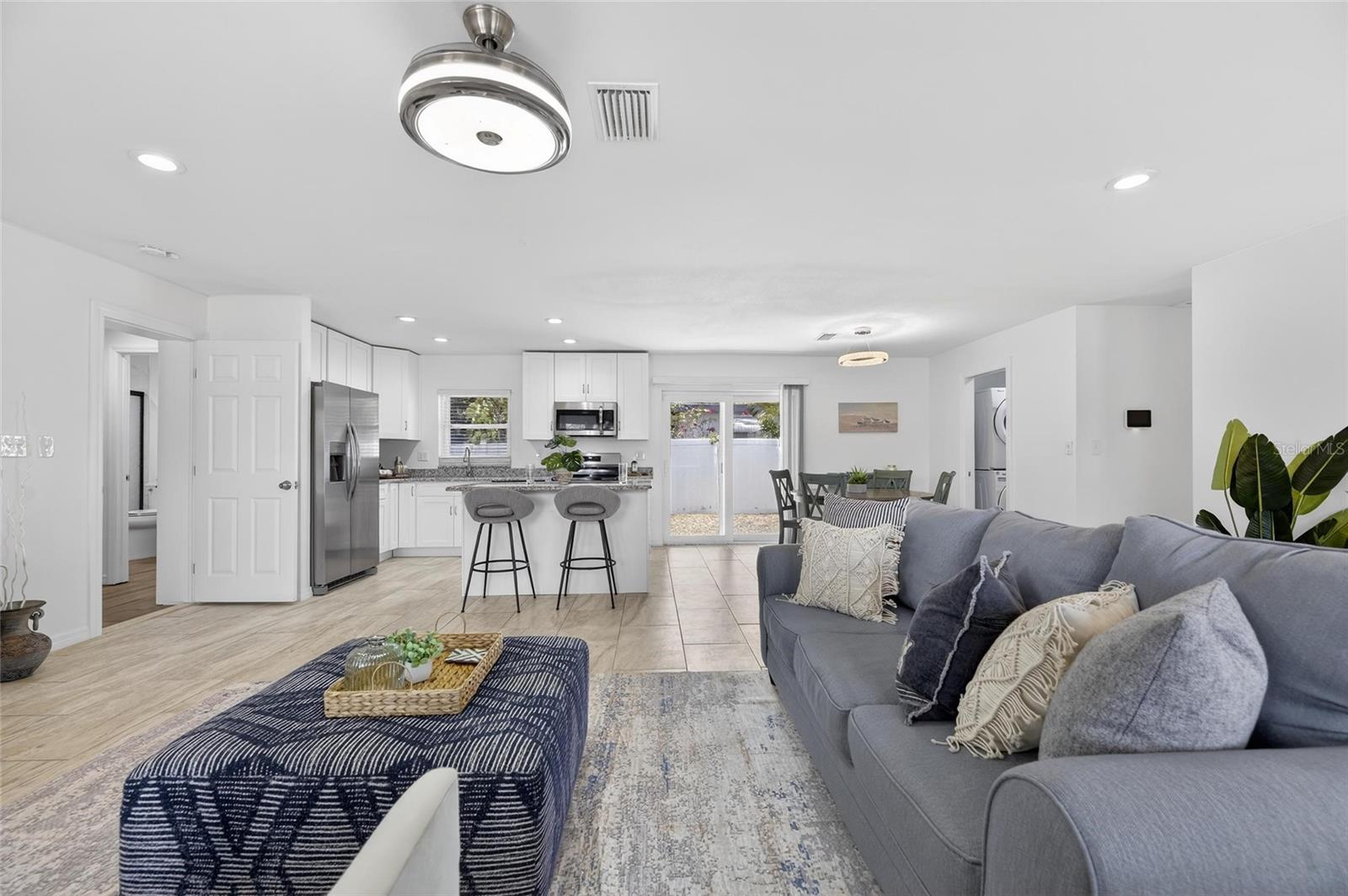 8050 CAROLYN STREET NE