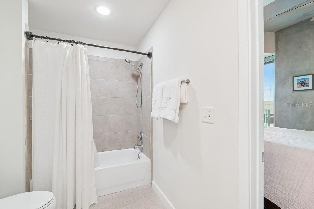 SKYPOINT A CONDO - Residential