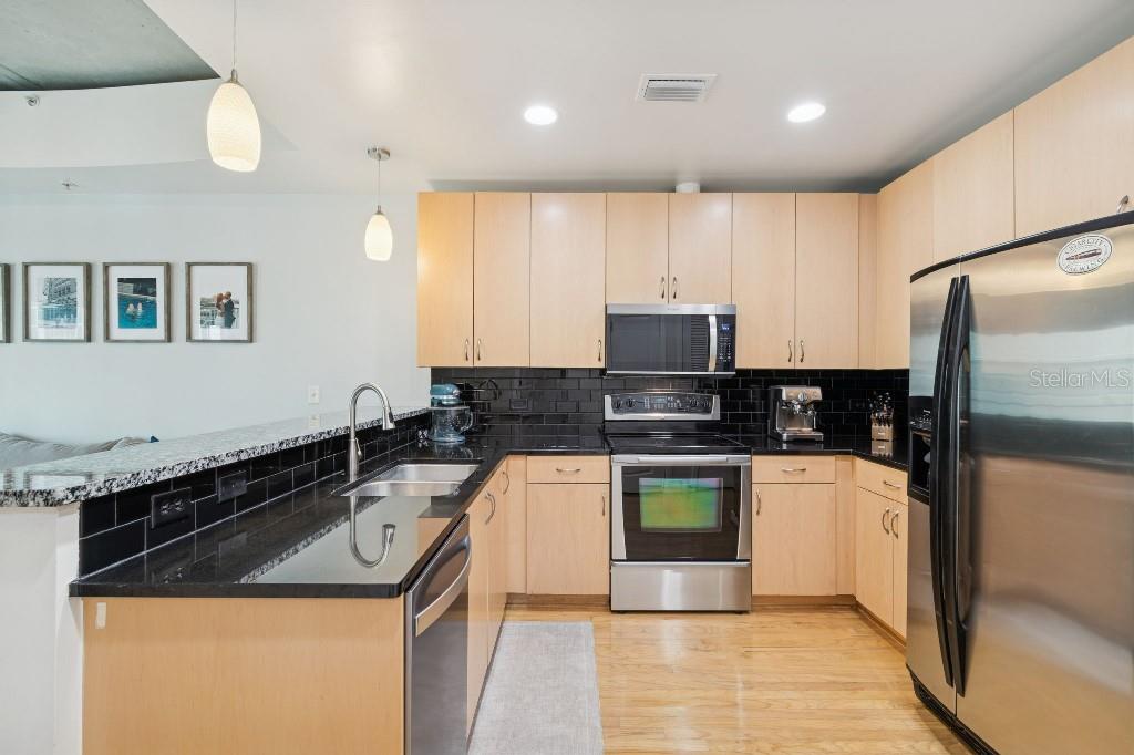 SKYPOINT A CONDO - Residential