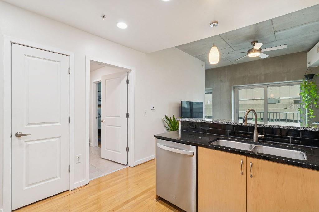 SKYPOINT A CONDO - Residential