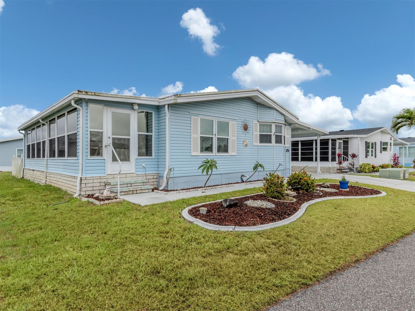 443 LANDSEDGE DRIVE