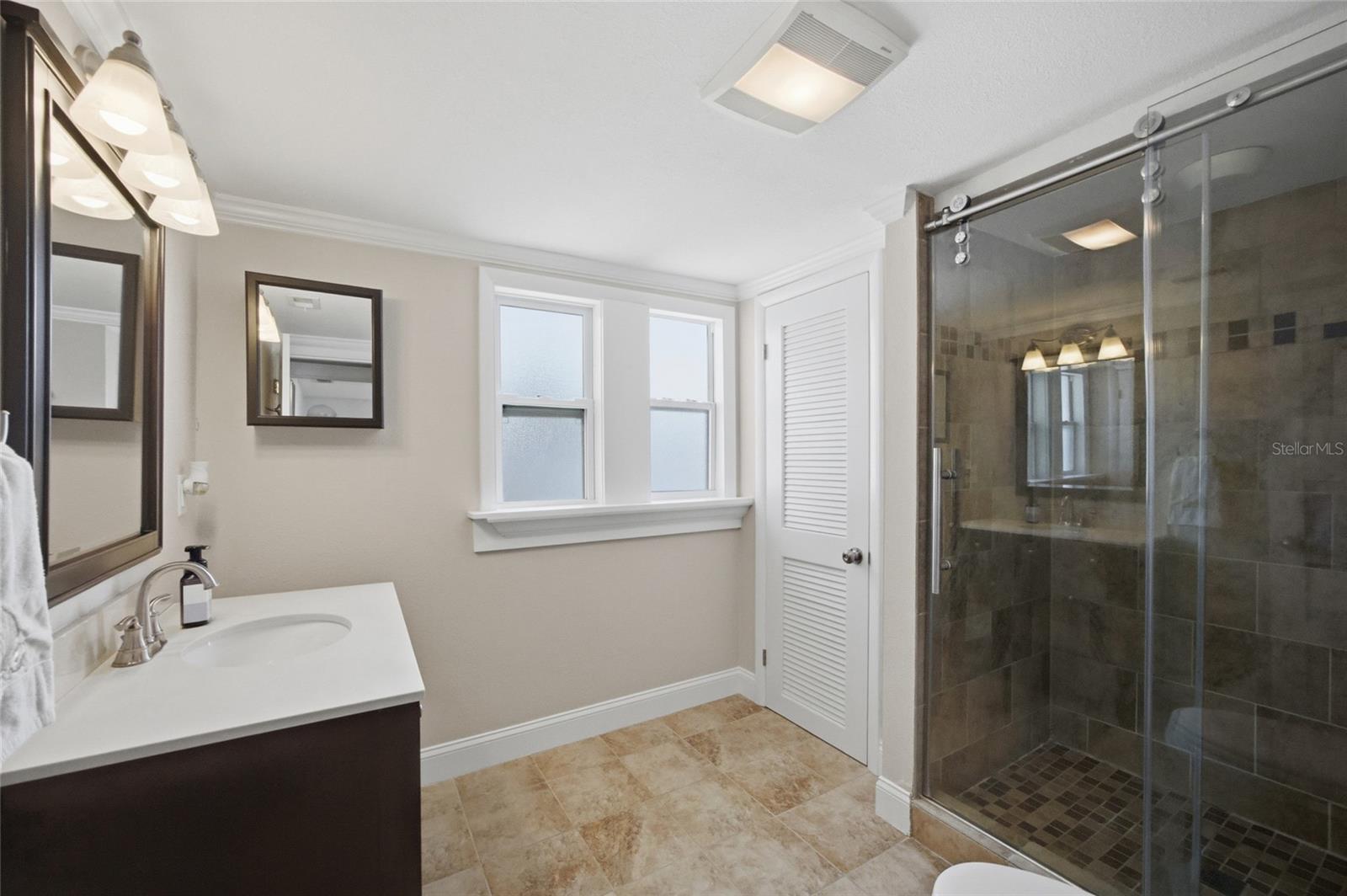 RIVERCREST - Residential