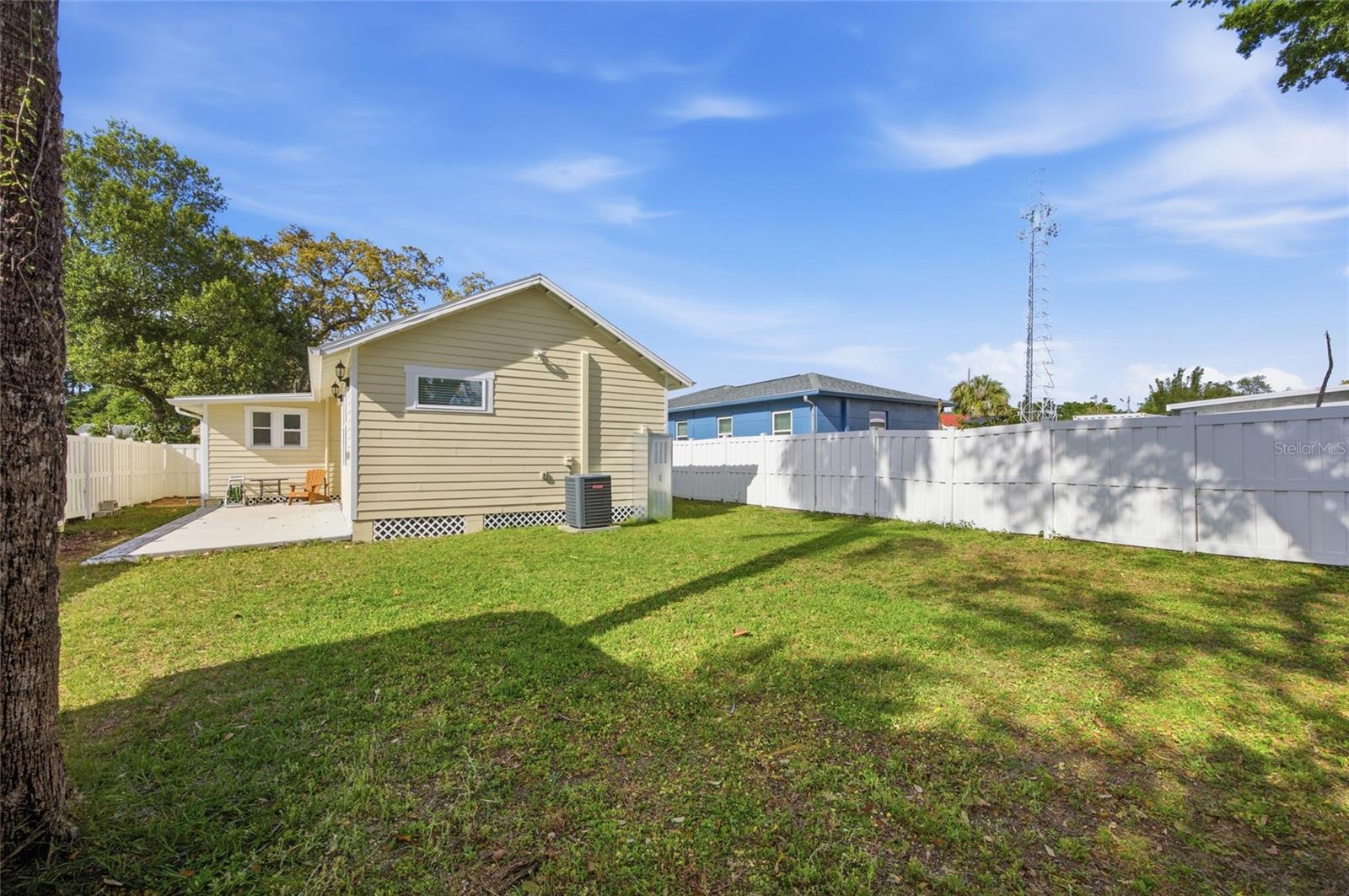 RIVERCREST - Residential