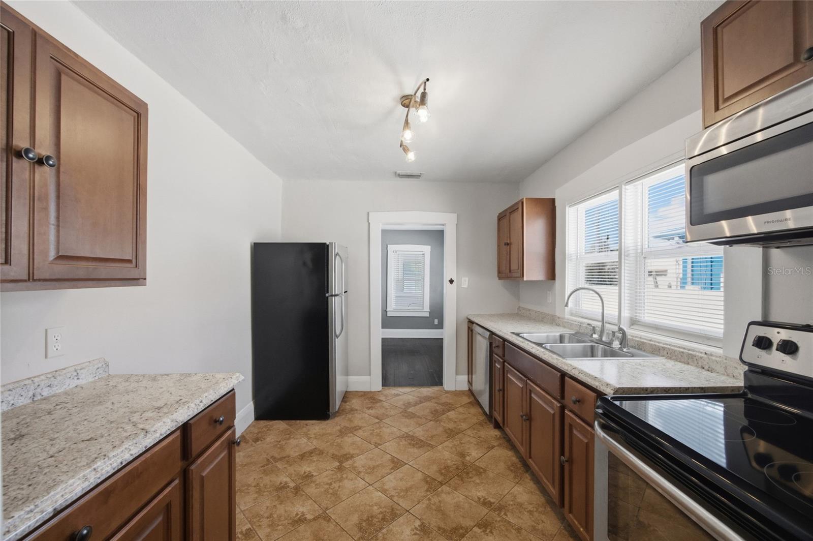 RIVERCREST - Residential