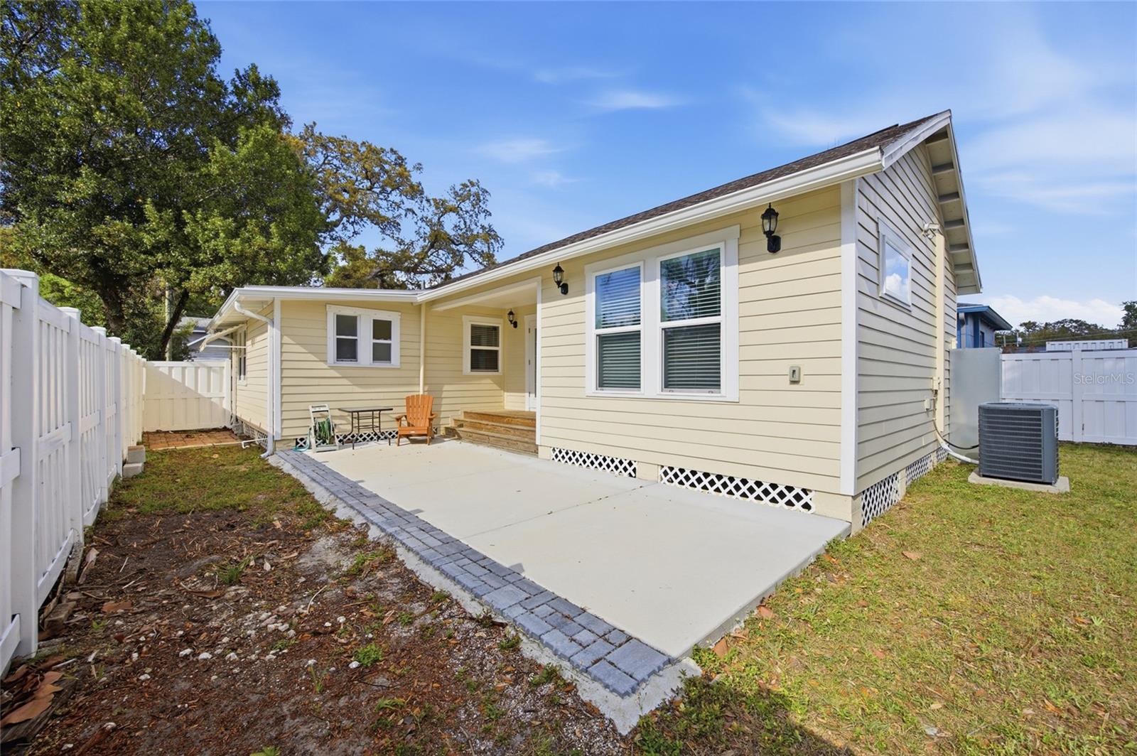 RIVERCREST - Residential