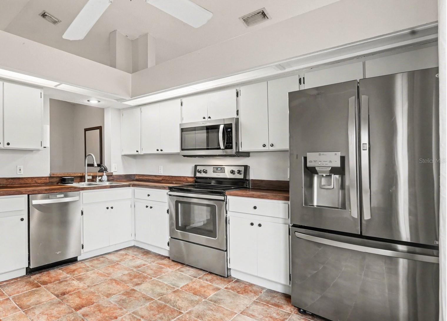 OAKDALE RIVERVIEW ESTATES UN 3 - Residential