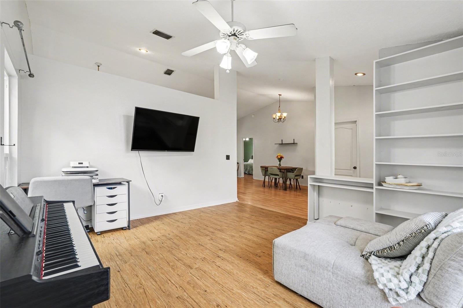 OAKDALE RIVERVIEW ESTATES UN 3 - Residential