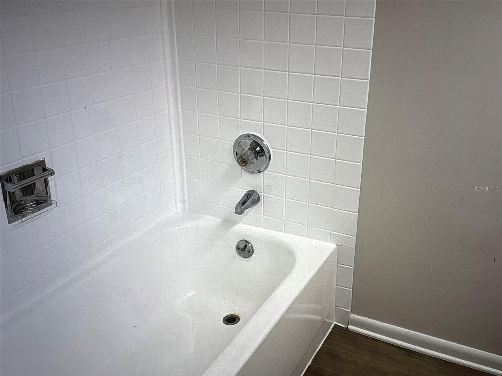 RIVER OAKS CONDOMINIUM I - Residential