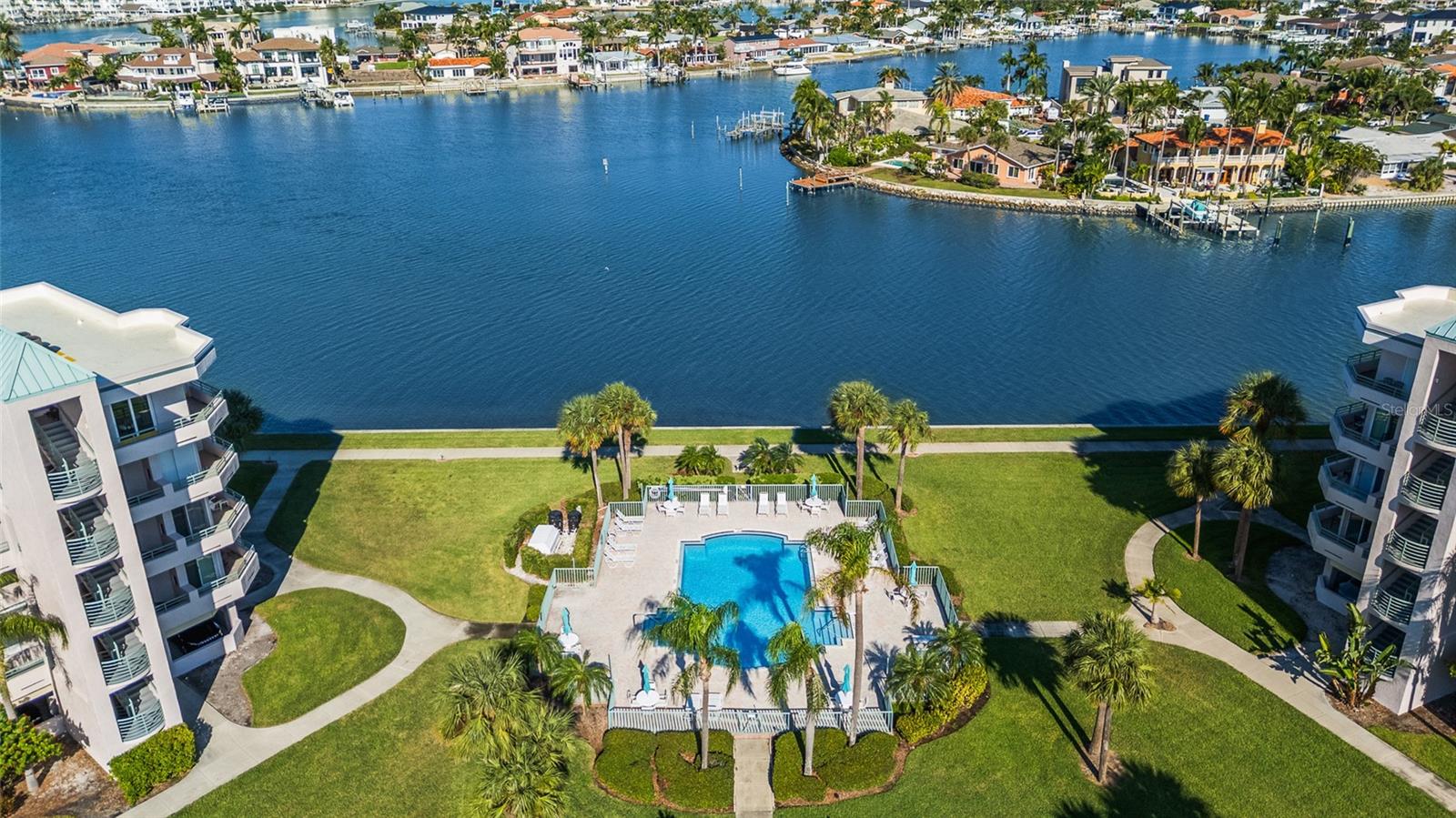 HARBOURSIDE CORAL POINTE - Residential