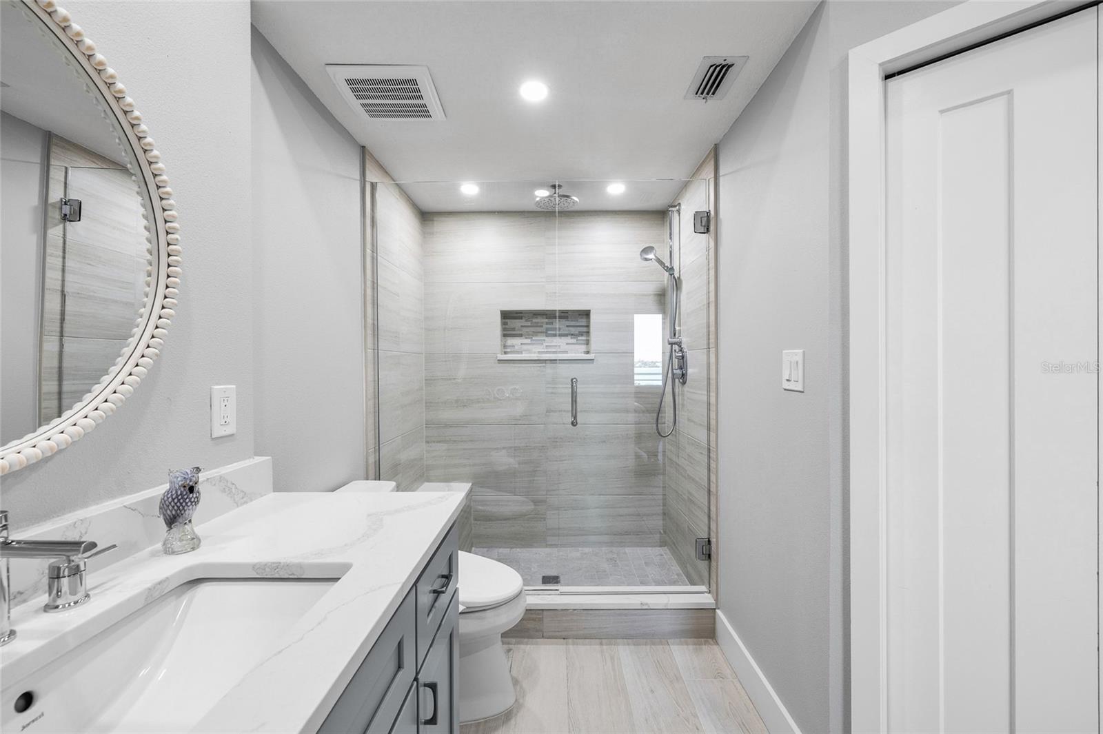 HARBOURSIDE CORAL POINTE - Residential