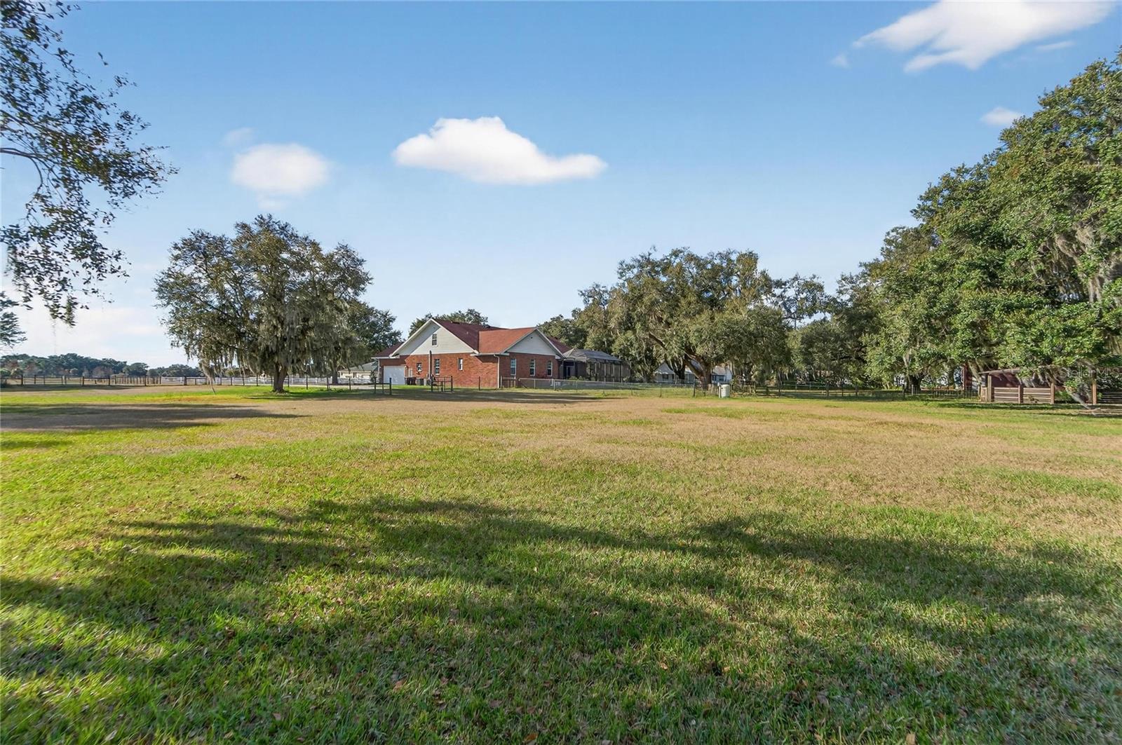 COUNTRY CLASS FARMS - Residential