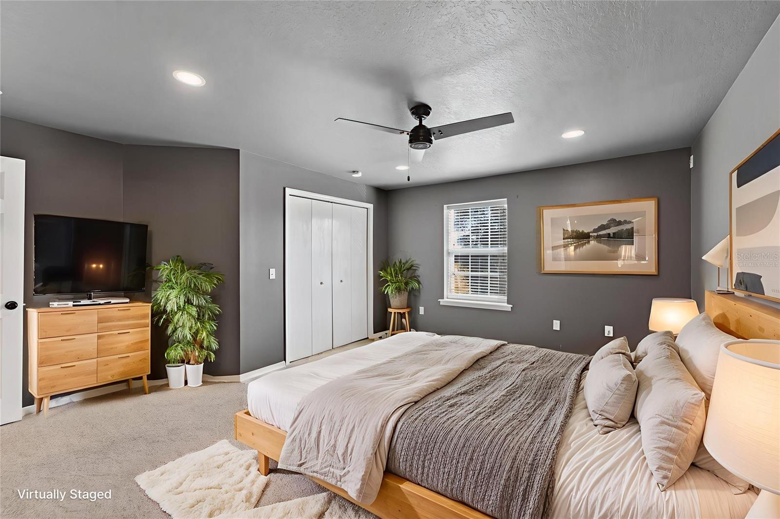 COUNTRY CLASS FARMS - Residential