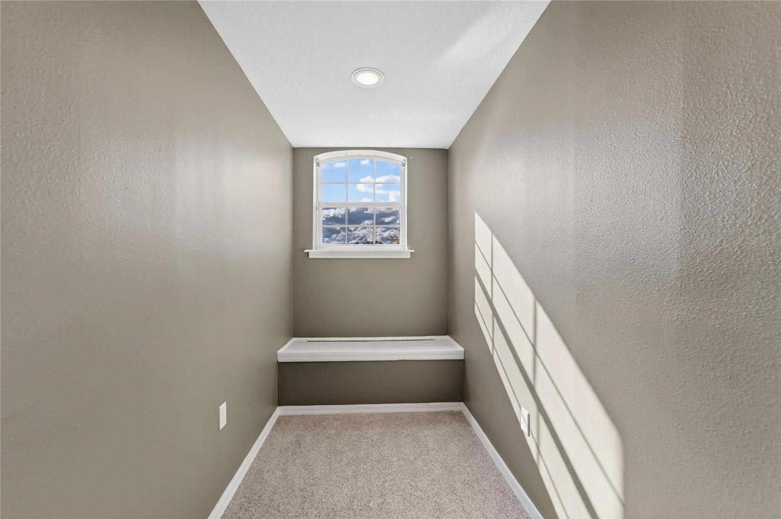 COUNTRY CLASS FARMS - Residential