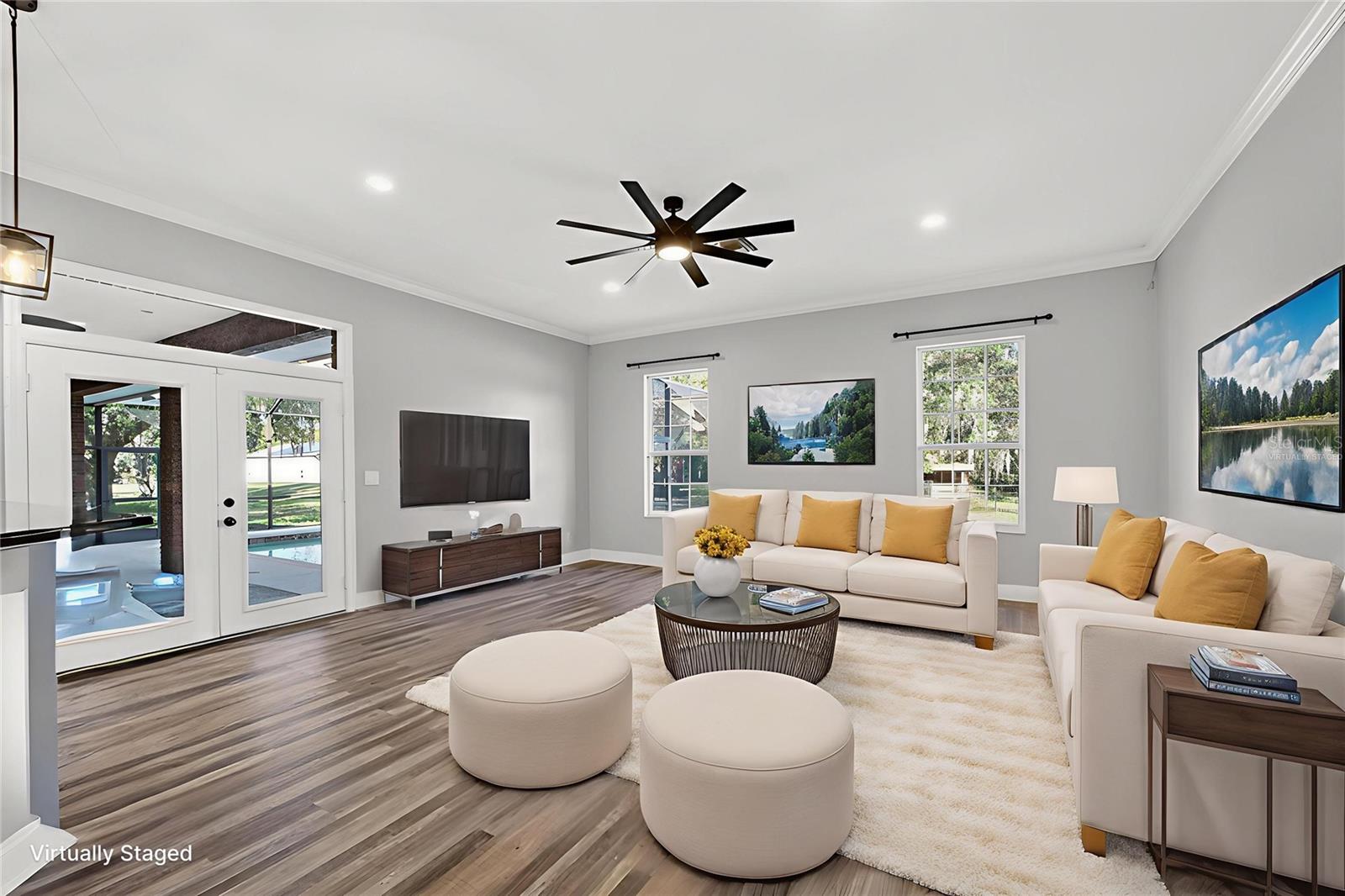 COUNTRY CLASS FARMS - Residential