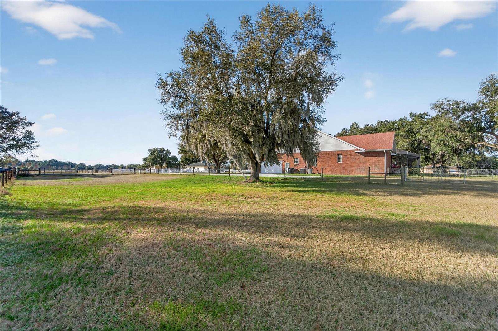 COUNTRY CLASS FARMS - Residential