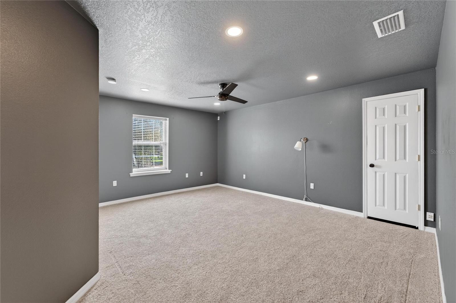 COUNTRY CLASS FARMS - Residential