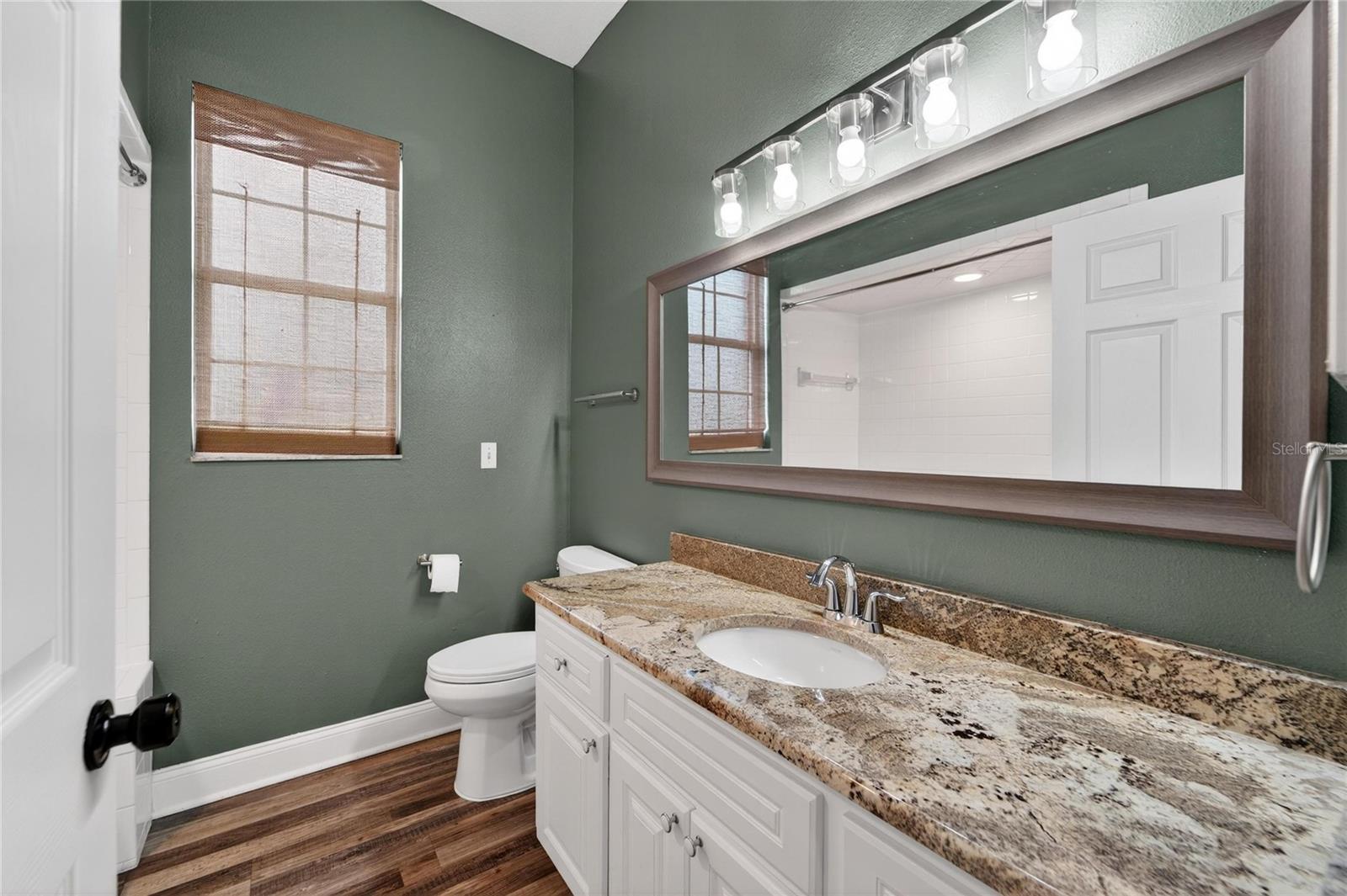 COUNTRY CLASS FARMS - Residential