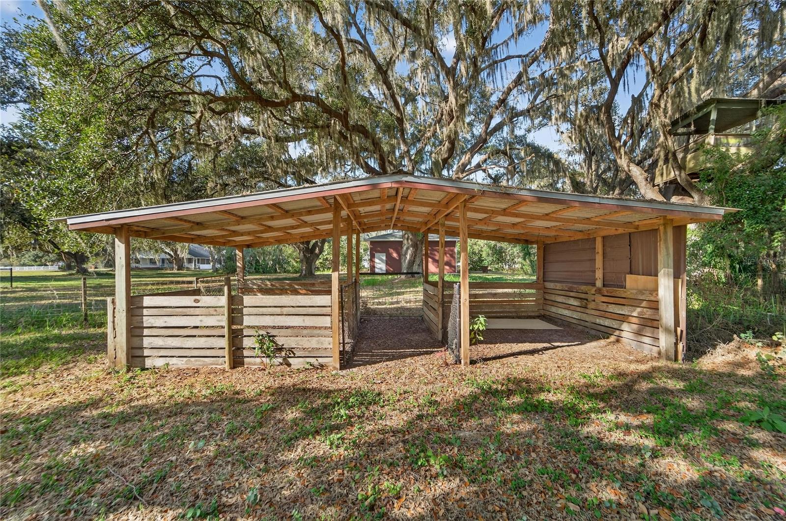 COUNTRY CLASS FARMS - Residential