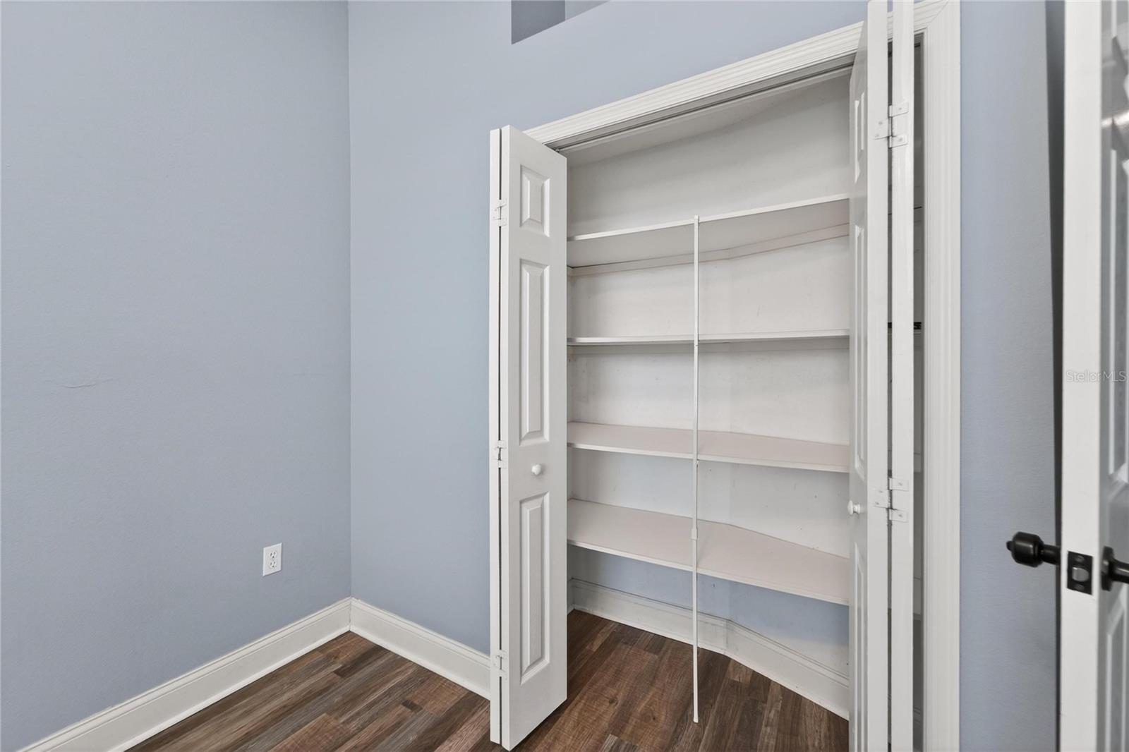 COUNTRY CLASS FARMS - Residential