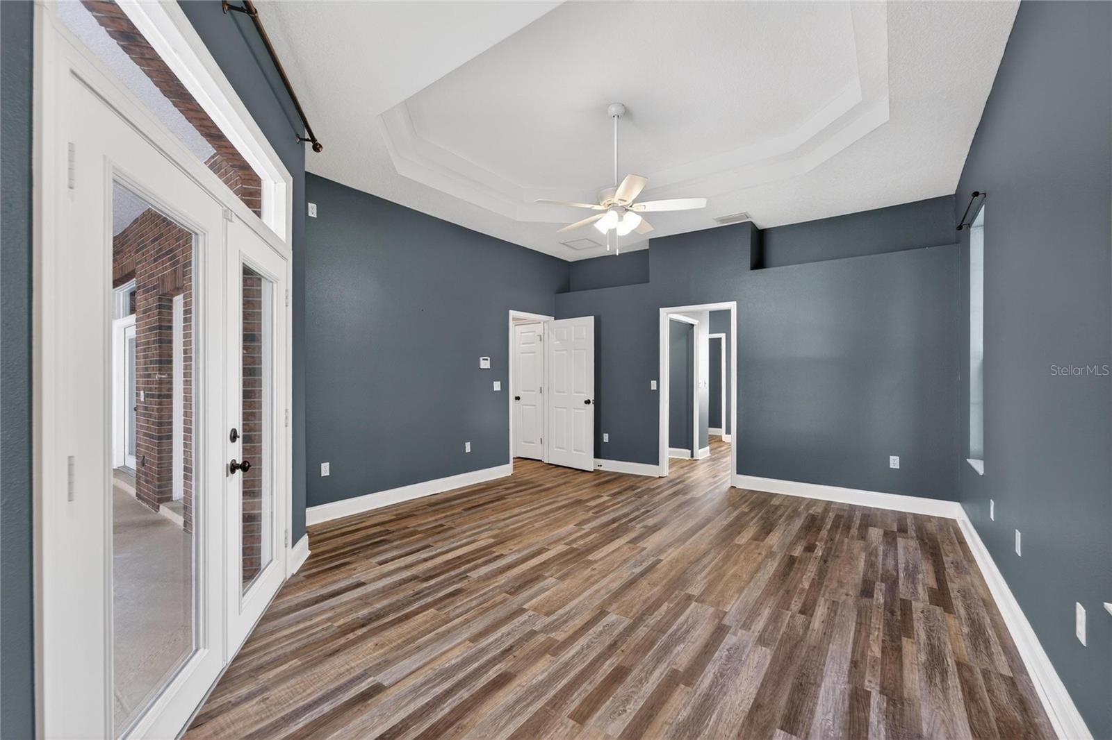 COUNTRY CLASS FARMS - Residential