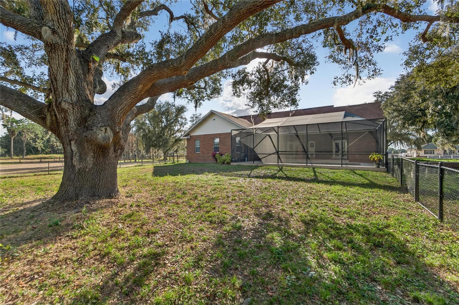 COUNTRY CLASS FARMS - Residential