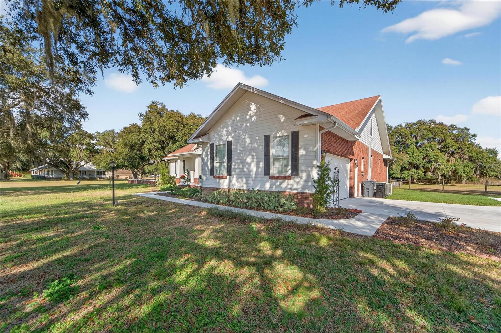 COUNTRY CLASS FARMS - Residential