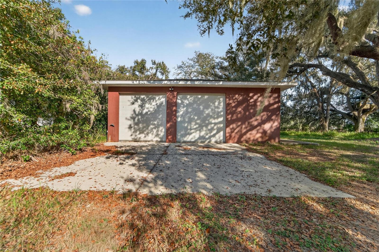 COUNTRY CLASS FARMS - Residential