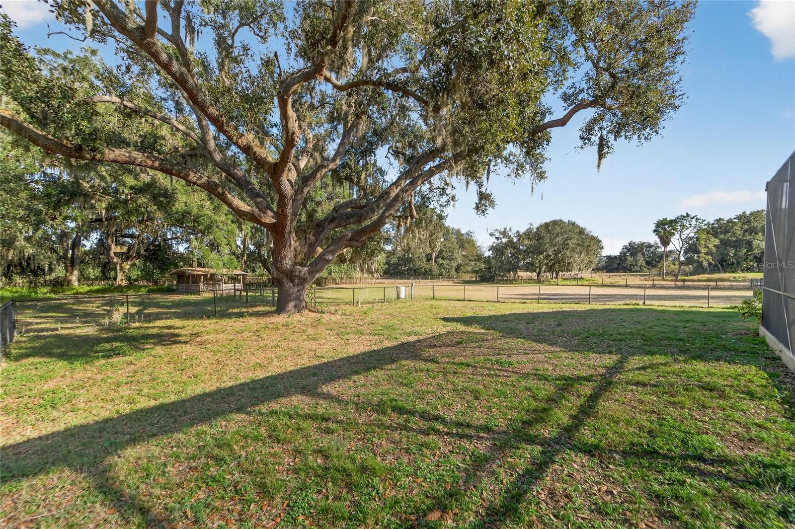 COUNTRY CLASS FARMS - Residential