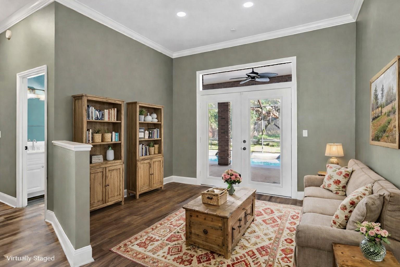 COUNTRY CLASS FARMS - Residential