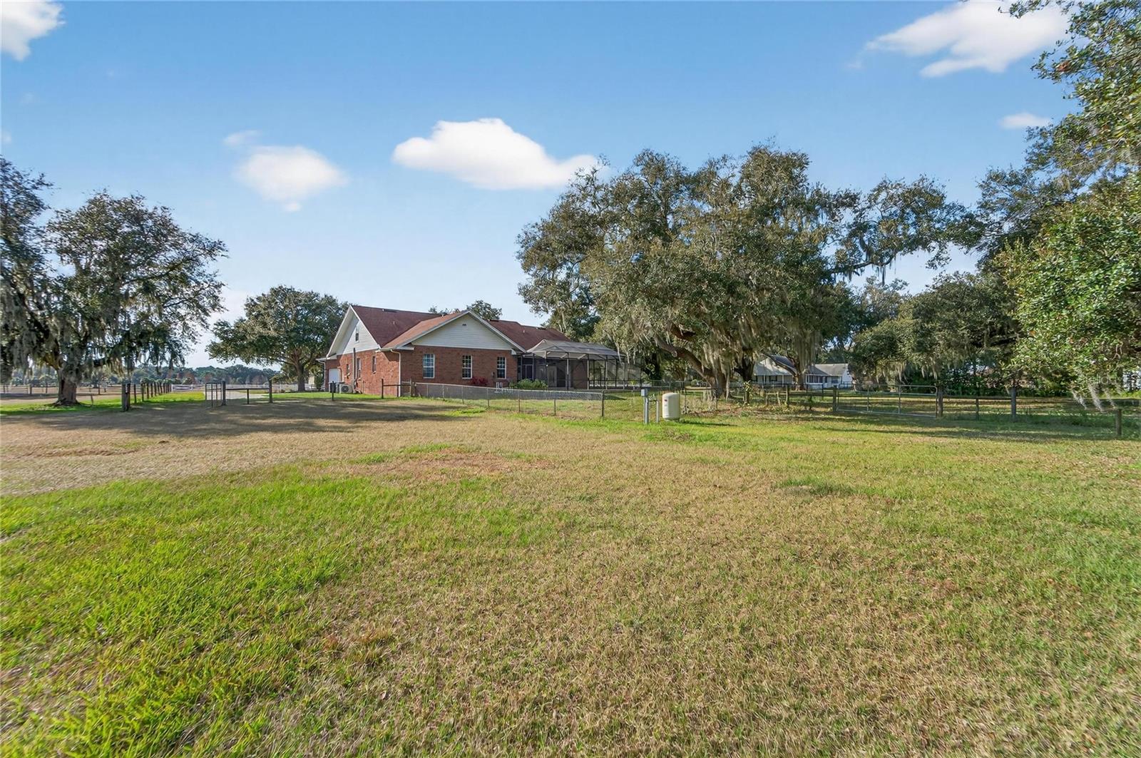 COUNTRY CLASS FARMS - Residential